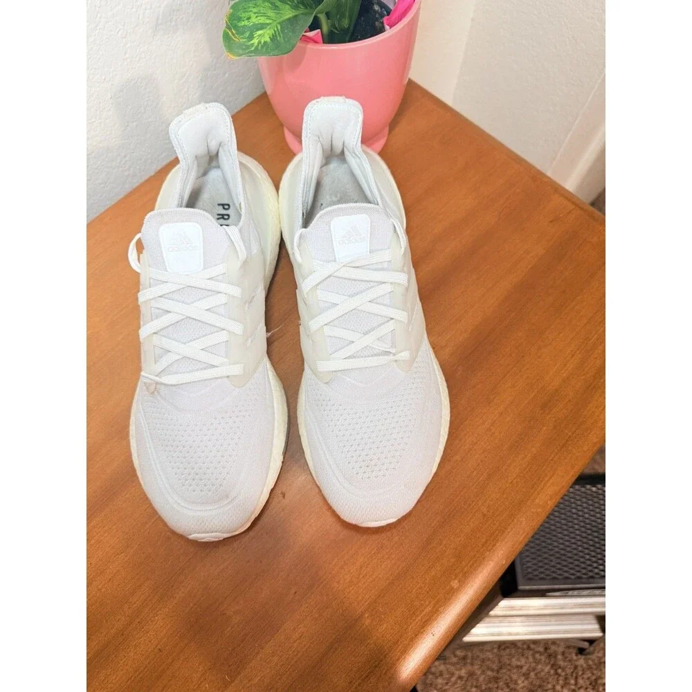 Adidas Ultraboost 21 Men's Size 9 Triple White Running Shoes Sneakers FY0379